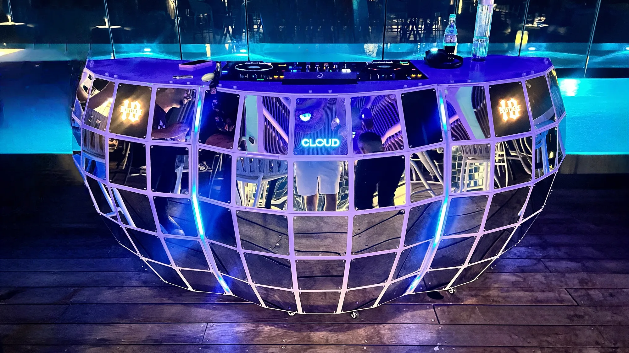Quad Cloud — A geometrical cloud of music — seventy-five mirrors cut from twelve shapes.
